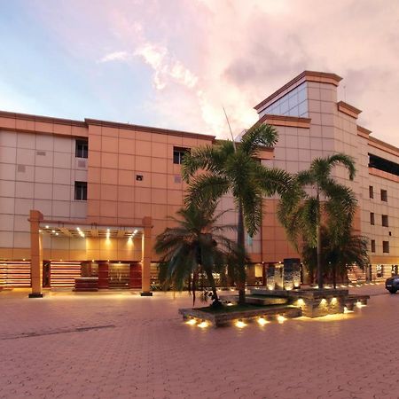 Hotel Kings Empire Kochi Екстер'єр фото