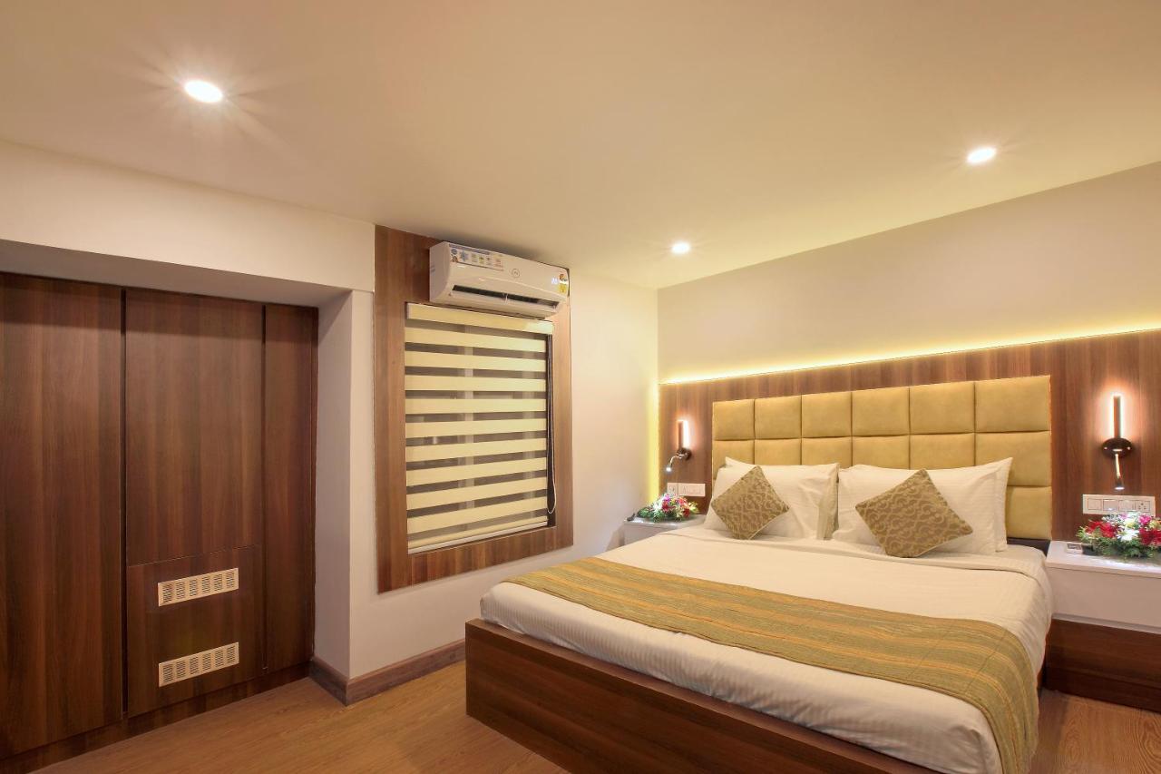 Hotel Kings Empire Kochi Екстер'єр фото