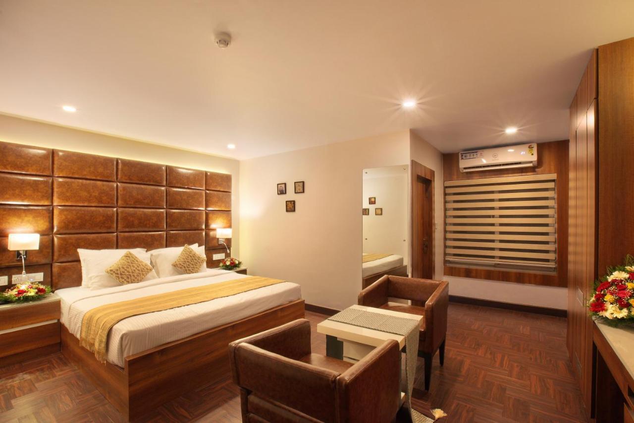 Hotel Kings Empire Kochi Екстер'єр фото