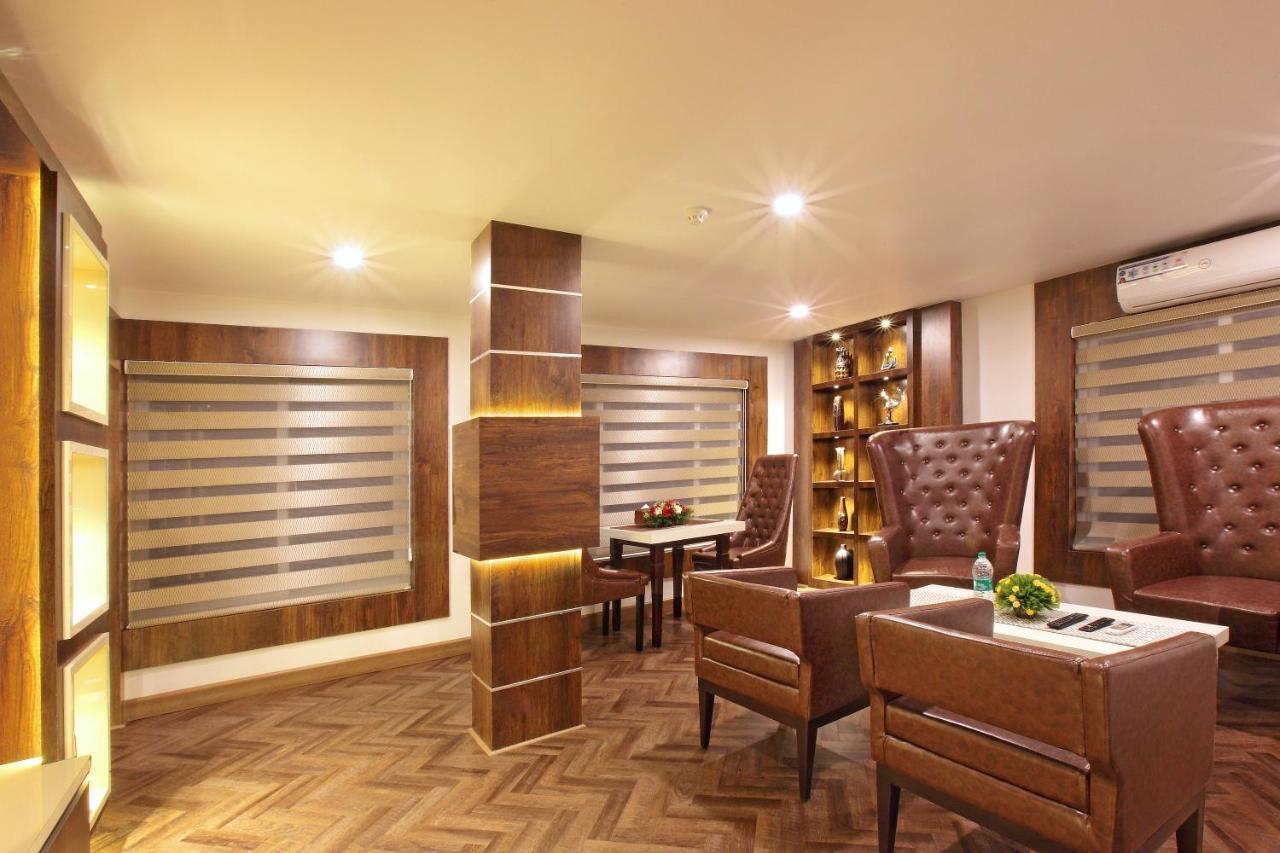 Hotel Kings Empire Kochi Екстер'єр фото
