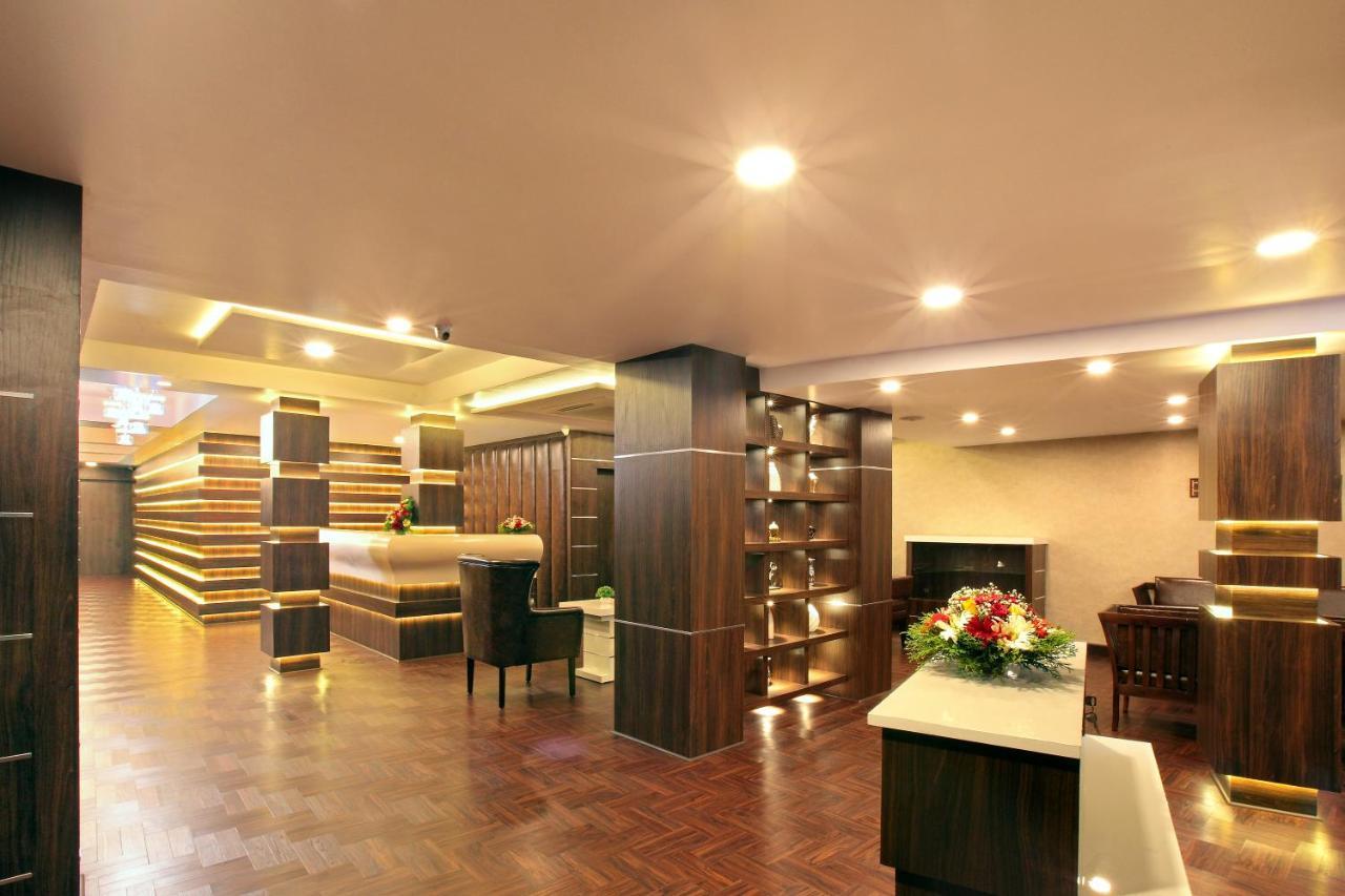 Hotel Kings Empire Kochi Екстер'єр фото